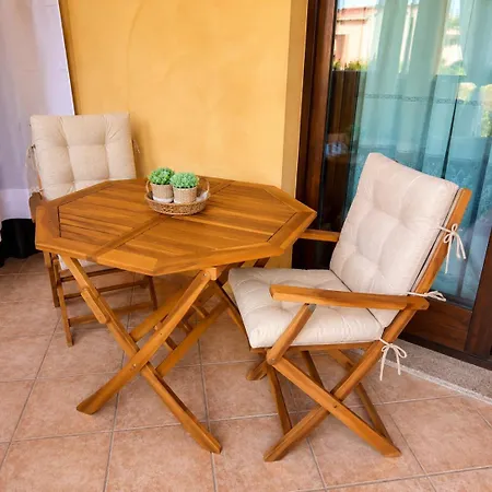 Domo Lughe - Bright Near Porto Istana Apartmán